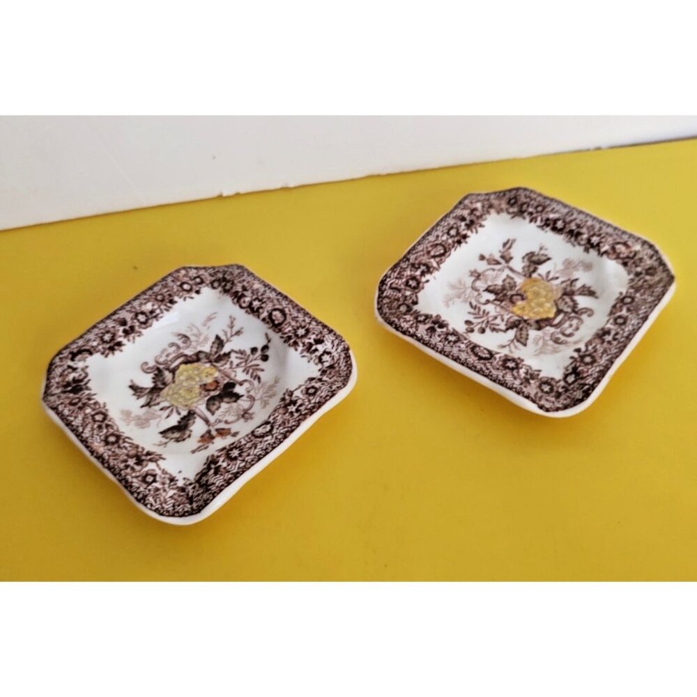 Vintage Mason's Ascot Pattern Ashtrays(set of 2) 3 1/2" x 3 1/2"